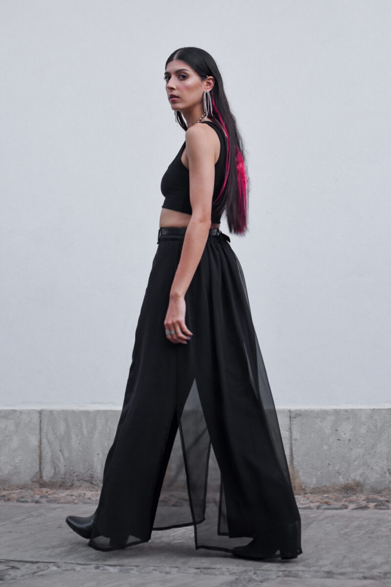 Pantalon noir en gabardine avec surjupe en mousseline